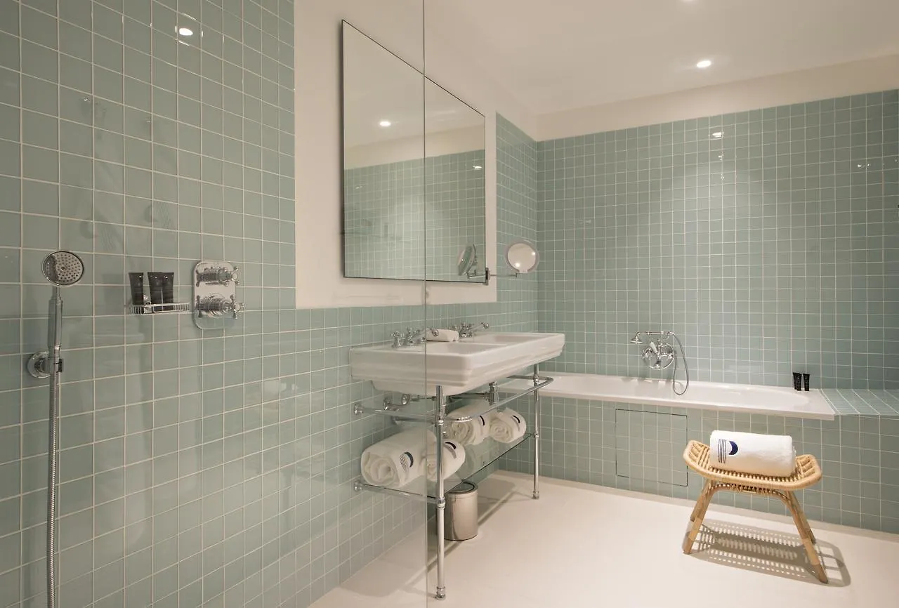 Parister Piscine & Отель Париж